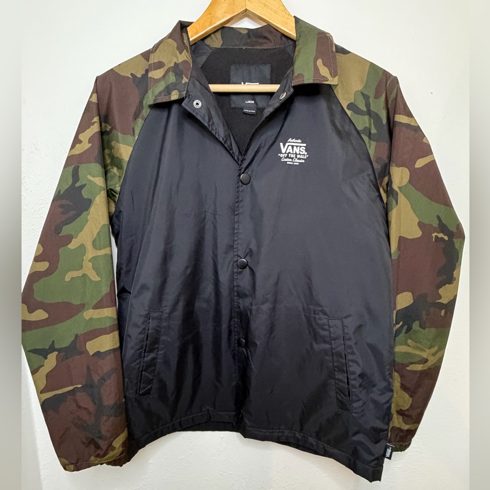 Vans Torrey Coaches Jacket Windbreaker Black and Woodland Camouflage Boys Size L